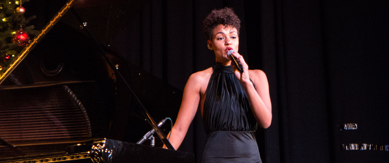 leidenschaftliche Jazz Sängerin Sheree Adam buchen