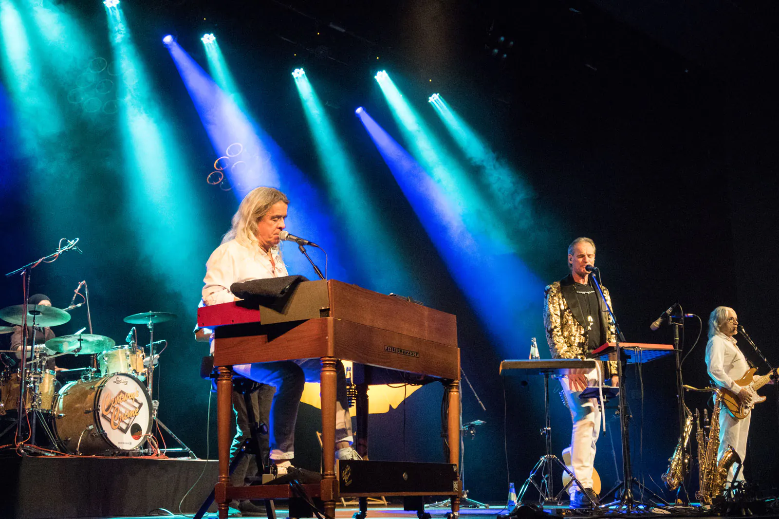 CENTURY’S CRIME live mit Piano, Saxophon und Gitarre