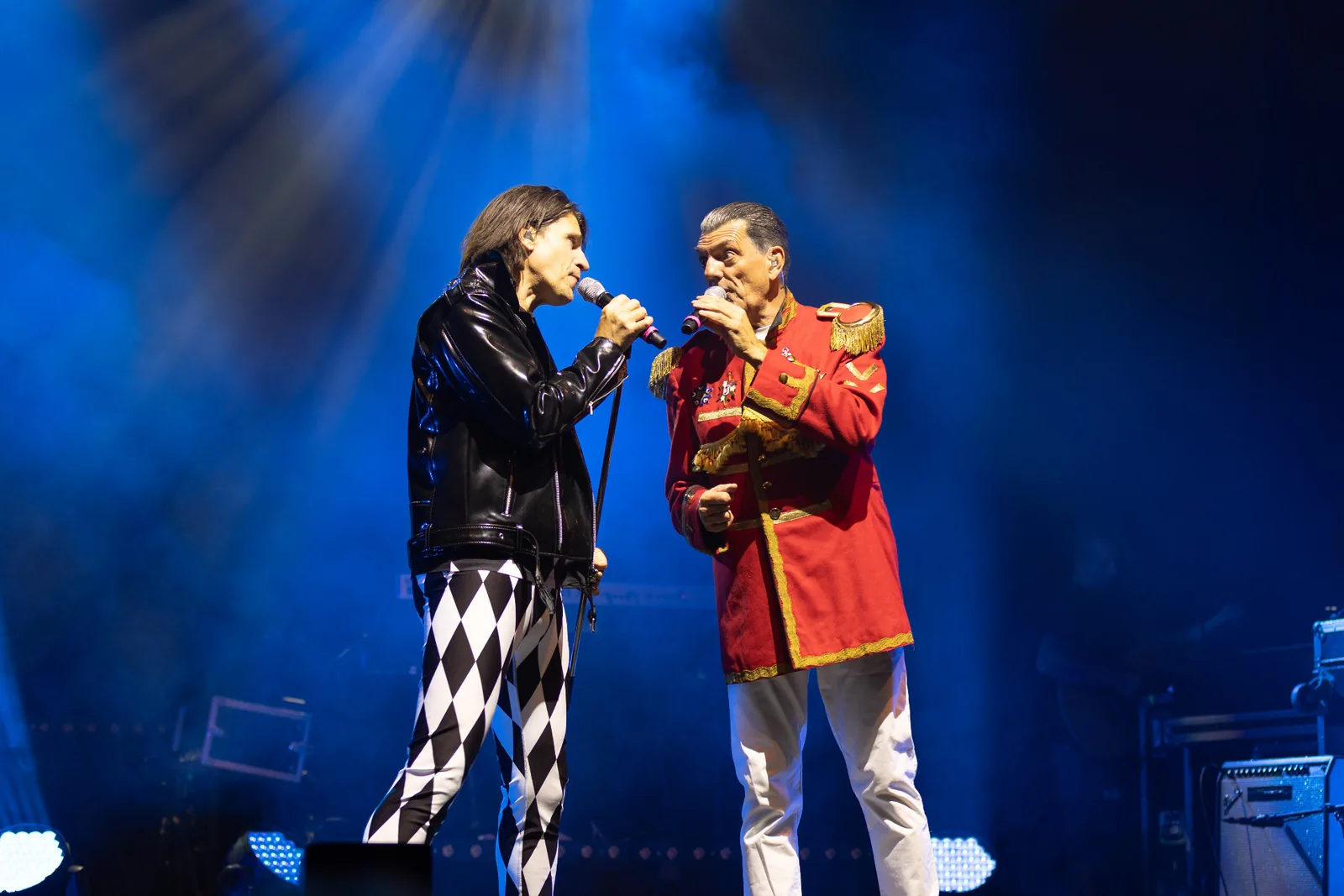 Axel Herrig und Sascha Lien gemeinsam bei FALCO meets QUEEN auf der Bühne