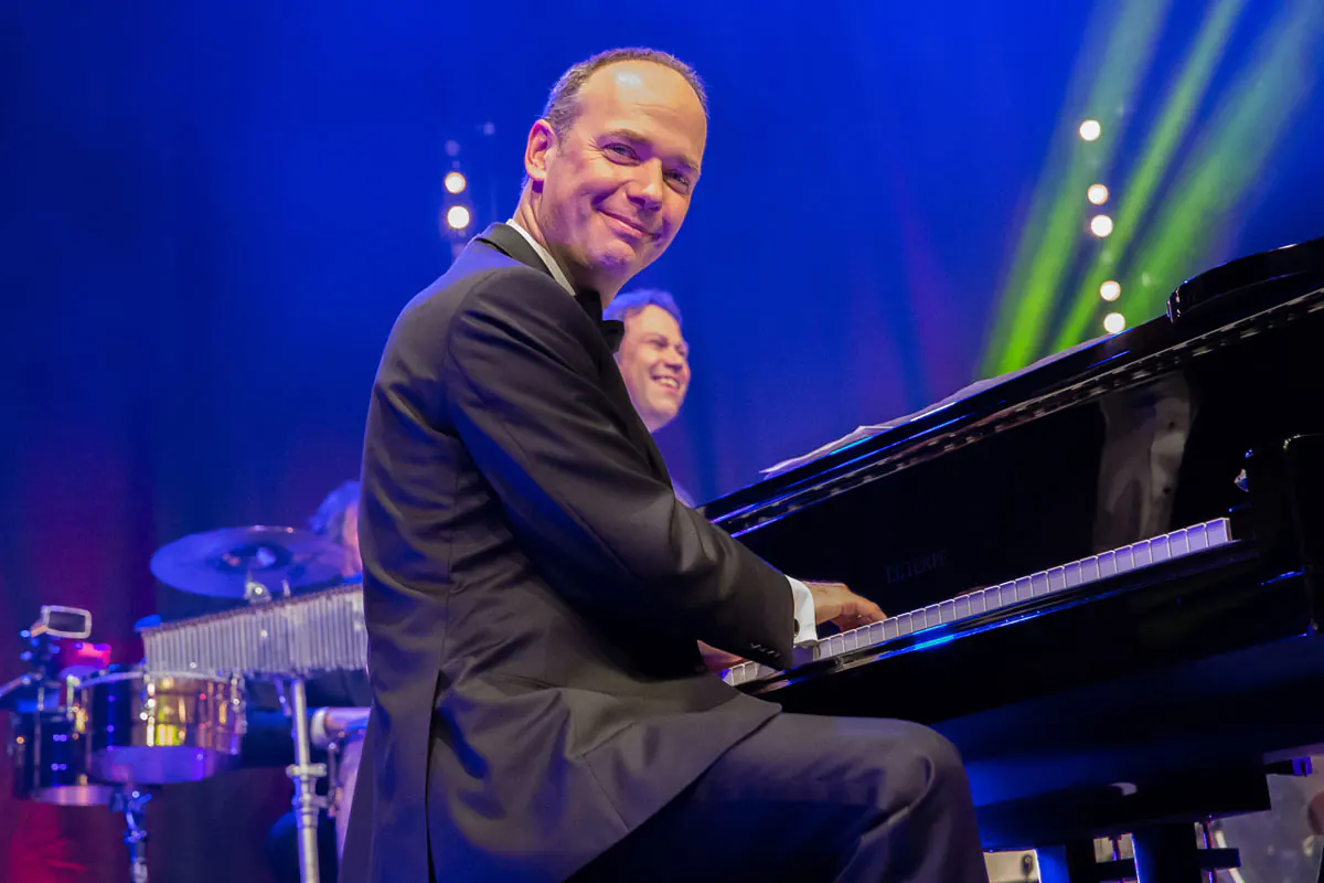 Björn Vüllgraf, Bandleader, Pianist und Arrangeur des BJÖRN VÜLLGRAF ORCHESTRA